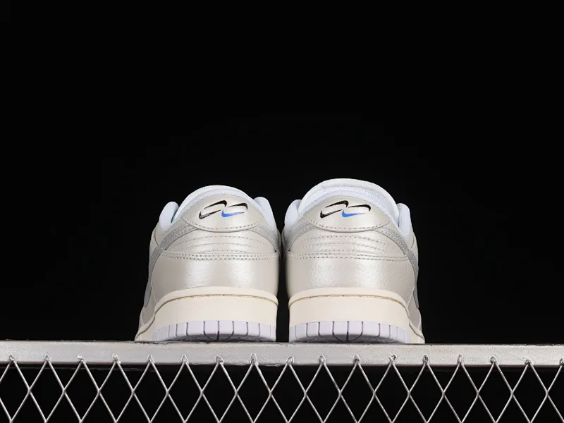 All Categories Nk SB Dunk Series Nk SB Dunk Low Low-top sneakers F version Nk Dunk Low "Metallic Silver" Metallic silver SB low-top sports and leisure sneakers DX3197-095